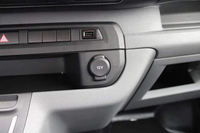 Citroën ë-Jumpy Club M 50 kWh Cruise control, Airco, Apple carplay/Android auto, Radio, Elek.bediende ramen en spiegels, afbeelding 26