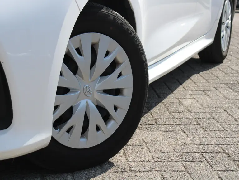 Toyota Yaris 1.5 Hybrid 115 Comfort Adaptieve Cruise en Climate Control, Carplay/Android Auto afbeelding 2