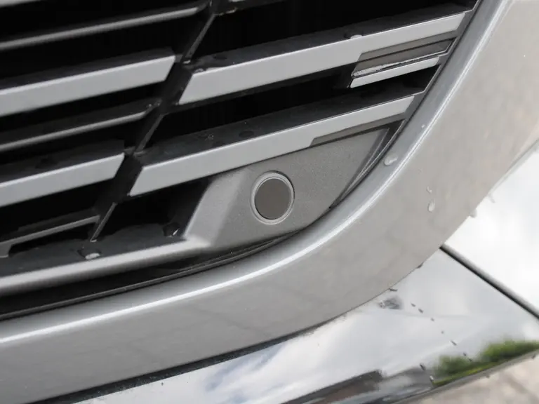Peugeot e-208 Allure 51 kWh 156PK Navigatie, Rondomzichtcamera, Parkeersensoren, Apple Carplay, Android Auto afbeelding 4