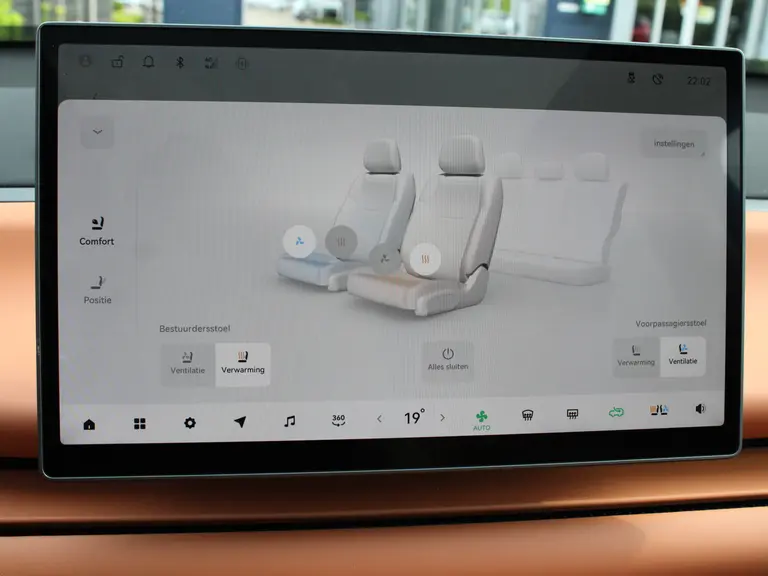 Leapmotor C10 REEV Design 28.4 kWh Camera systeem rondom, Stoelverwarming/koeling, Panoramadak, Navigatie afbeelding 35