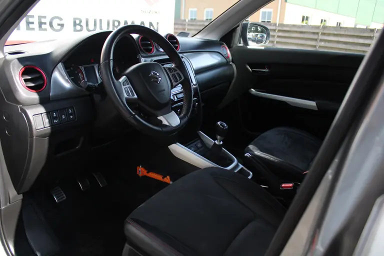 Suzuki Vitara 1.4 S Adaptieve Cruise Control, Parkeersensoren Voor en Achter, Climate Control, Navigatie, Stoelverwarming afbeelding 14