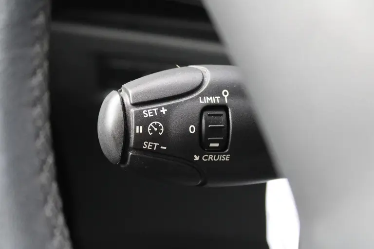 Citroën C3 1.2 PureTech Feel Edition CruiseControl, Bluetooth, Airco, All-season banden afbeelding 14