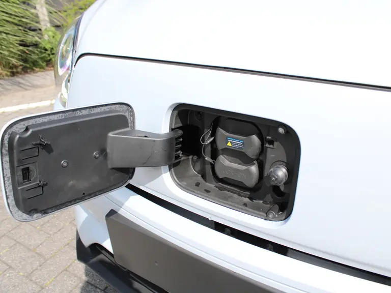Leapmotor T03 Design 37.3 kWh Navigatie, Camera achter, Parkeerhulp achter, Audio, Keyless Start, Lichtmetalen velgen afbeelding 4