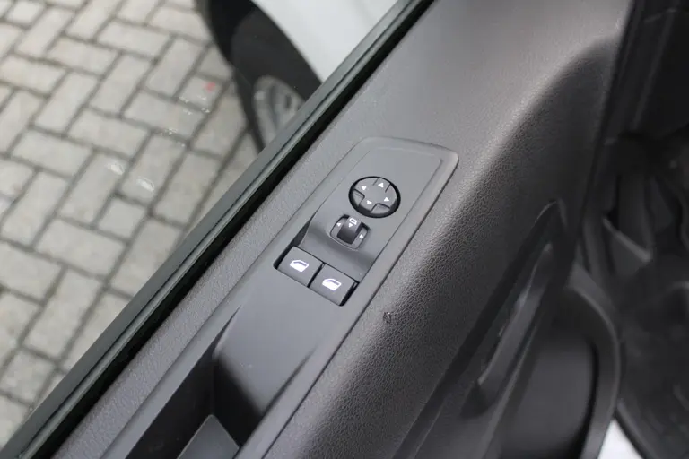 Peugeot Expert 2.0 BlueHDi 145 L2 Trekhaak, Airco, CruiseControl, Applecarpl./Andr. Auto, Navigatie, Achteruitrijcamera afbeelding 12