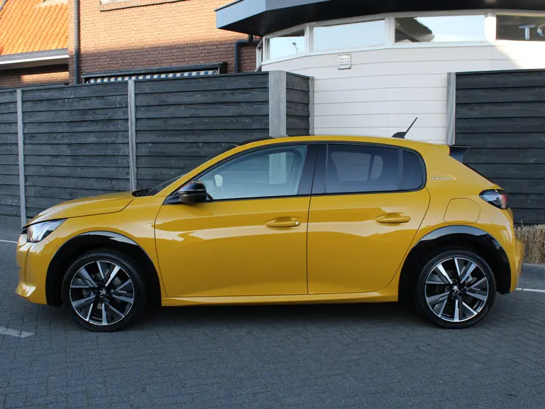 Peugeot 208 1.2 PureTech 100PK GT-Line EAT8 Automaat Navigatie, Panoramadak, Camera achter, Parkeerhulp voor & achter, Climate Control afbeelding 11