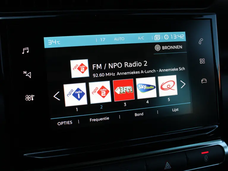 Citroën C3 Aircross Shine 1.2 PureTech 110PK Navigatie, Parkeerhulp voor en achter + Camera, Apple Carplay/Android Auto, Trekhaak afbeelding 16