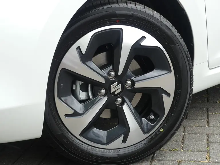 Suzuki Swift 1.2 Style Smart Hybrid Nieuw 6 jaar Uit voorraad leverbaar! afbeelding 27