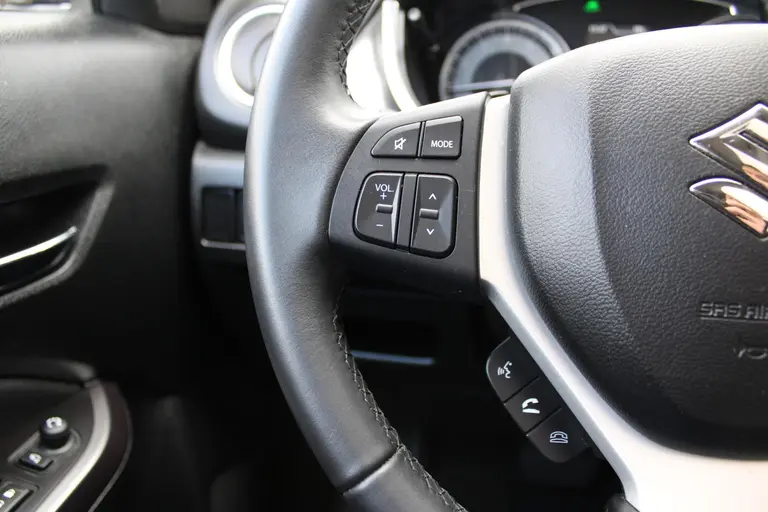 Suzuki Vitara 1.5 Hybrid Style, Automaat, 1e Eig. met Navigatie, Parkeersensoren en Dealer onderhouden! afbeelding 25