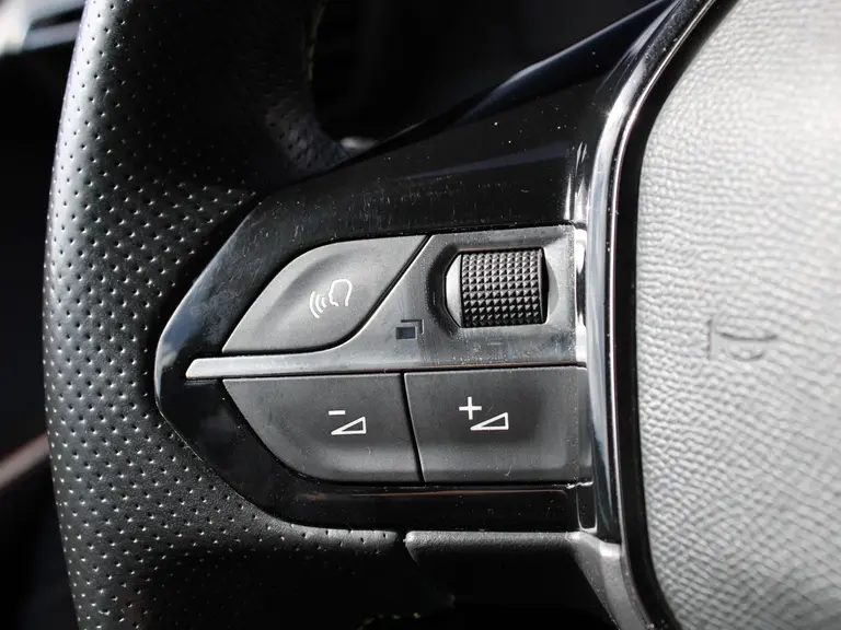 Peugeot 208 1.2 PureTech 100PK GT Navigatie, Parkeerhulp voor & achter, Zwart dak, Camera Achter afbeelding 34
