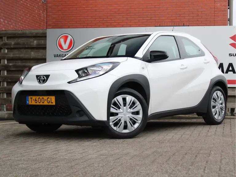 Toyota Aygo X 1.0 VVT-i S-CVT Play Achteruitrijcamera, DAB+ Radio, Airco, Bluetooth, Cruise Control Adaptief afbeelding 8