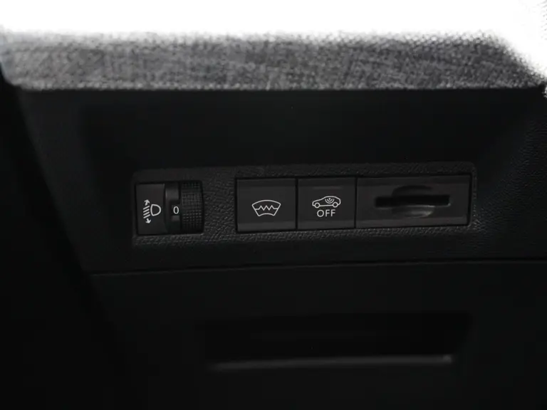 Peugeot 3008 Allure 1.2 Hybrid 136PK e-DCS6 Automaat Navigatie, Rondomzichtcamera, Stoel & Stuurwielverwarming, Keyless, Draadloze Telefoonlader afbeelding 18