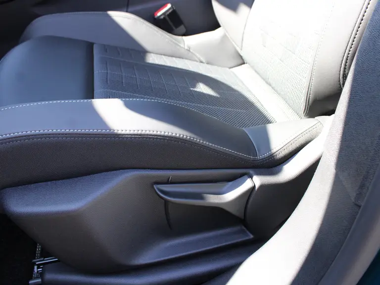 Peugeot 3008 GT 1.2 Hybrid 136PK e-DCS6 Automaat 360 Camera, Navigatie, Elektrische Achterklep, Parkeerhulp voor & achter afbeelding 39