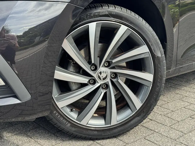 Skoda Octavia Combi Sport Business 1.5 e-TSI 150PK DSG7 Automaat Navigatie, Keyless, Achteruitrijcamera, Elektrische Kofferbak, Apple Carplay, Android Auto afbeelding 2