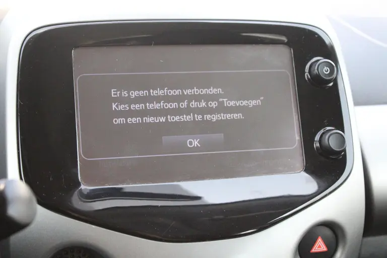 Toyota Aygo 1.0 VVT-i x-play Achteruitrijcamera, Airco, Bluetooth, Elektrische Ramen afbeelding 21