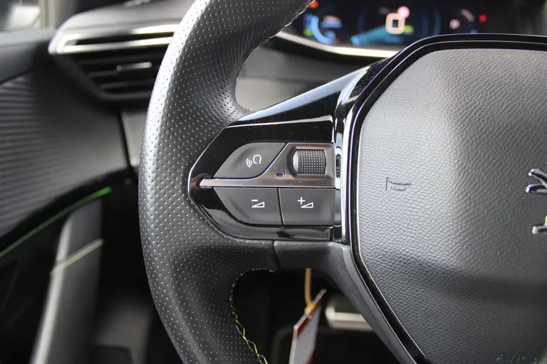 Peugeot e-208 EV GT 350 50 kWh Inclusief batterijtest Panoramadak, Navigatie, Cruise/Climate control, Apple carplay/Android auto, afbeelding 12