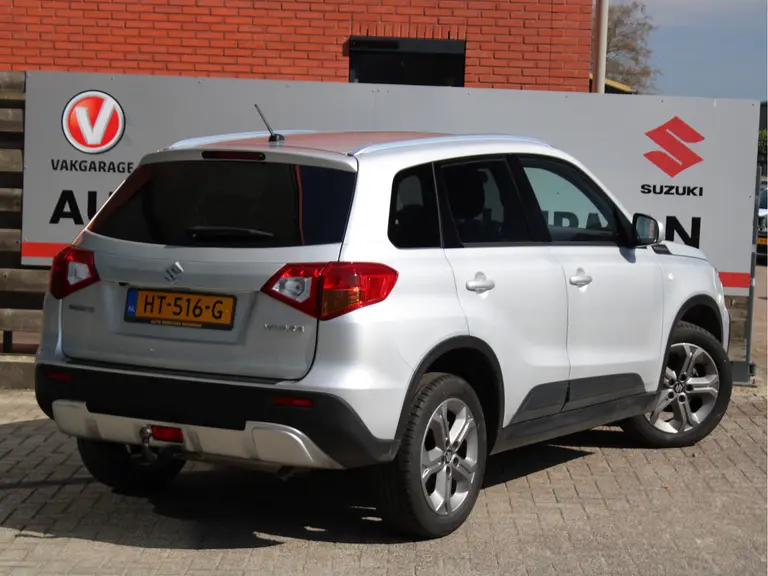 Suzuki Vitara 1.6 Exclusive Trekhaak, Cruise en Climate Control, Achteruitrijcamera, Bluetooth afbeelding 2
