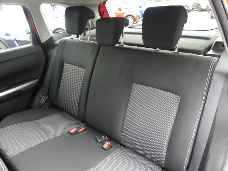 Suzuki Vitara 1.4 Boosterjet Select Smart Hybrid, Automaat, Trekhaak, Navigatie, Keyless en goed onderhouden! 1500 KG TREKGEWICHT! afbeelding 26