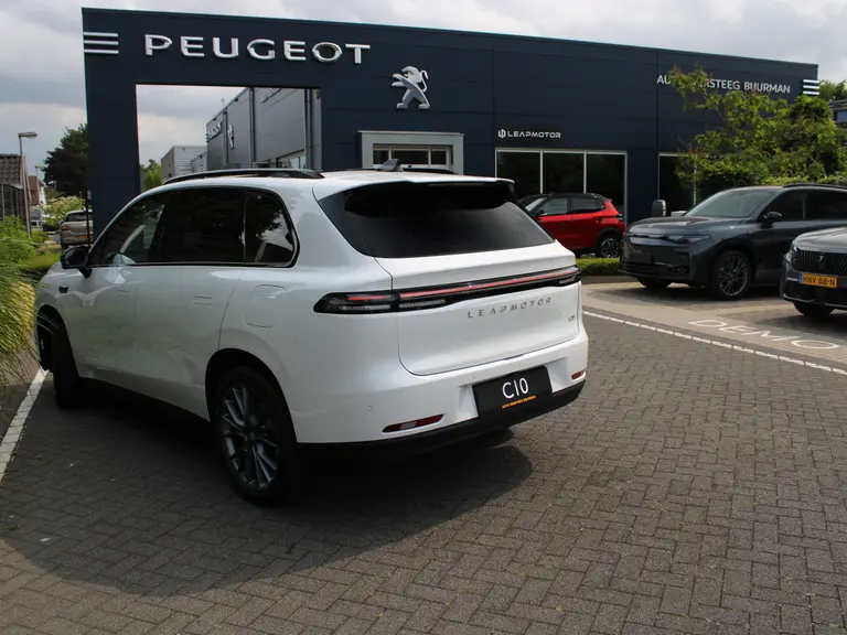 Leapmotor C10 REEV Design 28.4 kWh Camera systeem rondom, Stoelverwarming/koeling, Panoramadak, Navigatie afbeelding 9