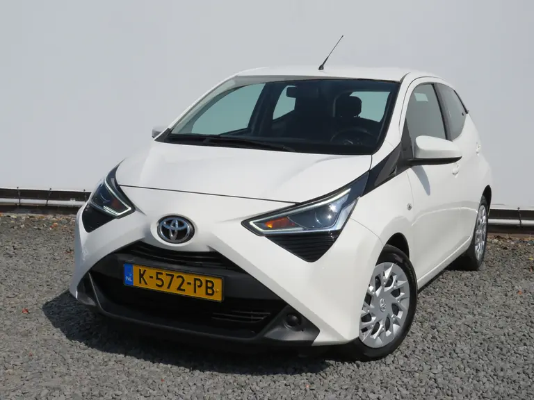 Toyota Aygo 1.0 VVT-i x-play, Camera, 1e Eig. en Dealer Onderhouden, Apple Carplay/ Android Auto afbeelding 32