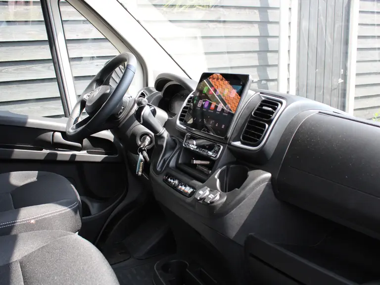 Citroën Jumper 2.2 BlueHDi 140PK L2H2 3.5t EAT8 Automaat Navigatie, Achteruitrijcamera, Trekhaak, Climate Control, Apple Carplay, Android Auto afbeelding 15