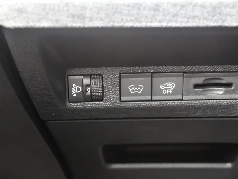 Peugeot 3008 1.2 Hybrid 136 Allure Automaat afbeelding 17