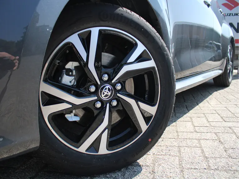 Toyota Yaris 1.5 Hybrid 115 Team Player Automaat Achteruitrijcamera, Parkeersensoren voor en achter, Airco Automatisch, Cruise Control Adaptief afbeelding 3