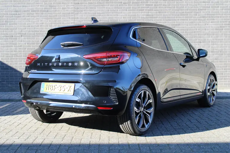 Mitsubishi Colt 1.0T MT Intense+ Cruise/Climate control, 17"LM velgen, Camera, Apple carplay/Android auto, Parkeersensoren V+A afbeelding 4