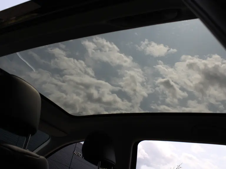 Leapmotor C10 REEV Design 28.4 kWh Camera systeem rondom, Stoelverwarming/koeling, Panoramadak, Navigatie afbeelding 16