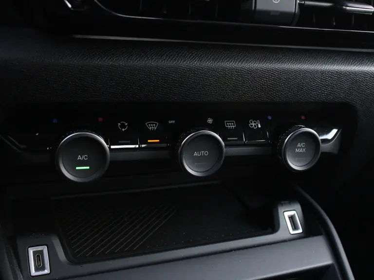 Citroën Ë-C4 Feel 50 kWh 136PK Achteruitrijcamera, Cruise Control, Parkeersensoren Achter, Led Koplampen, Lichtmetalen Velgen afbeelding 25