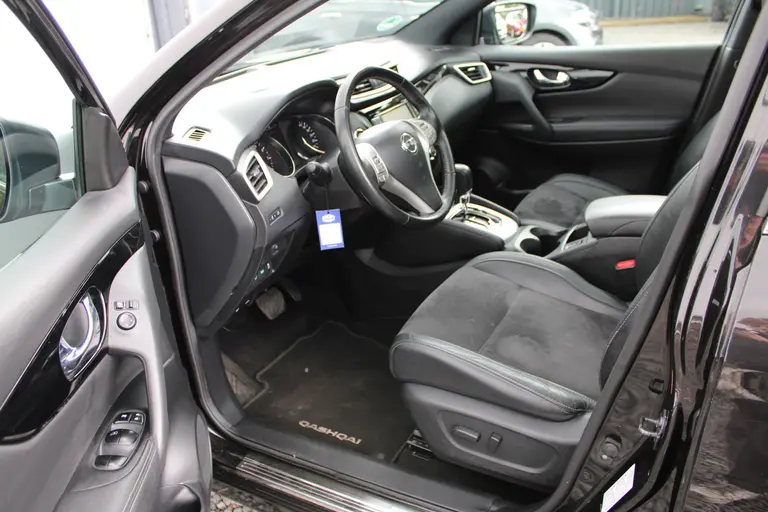 Nissan QASHQAI 1.2 N-Vision, Automaat, Parkeersensoren voor en Achter Panorama Dak! afbeelding 8