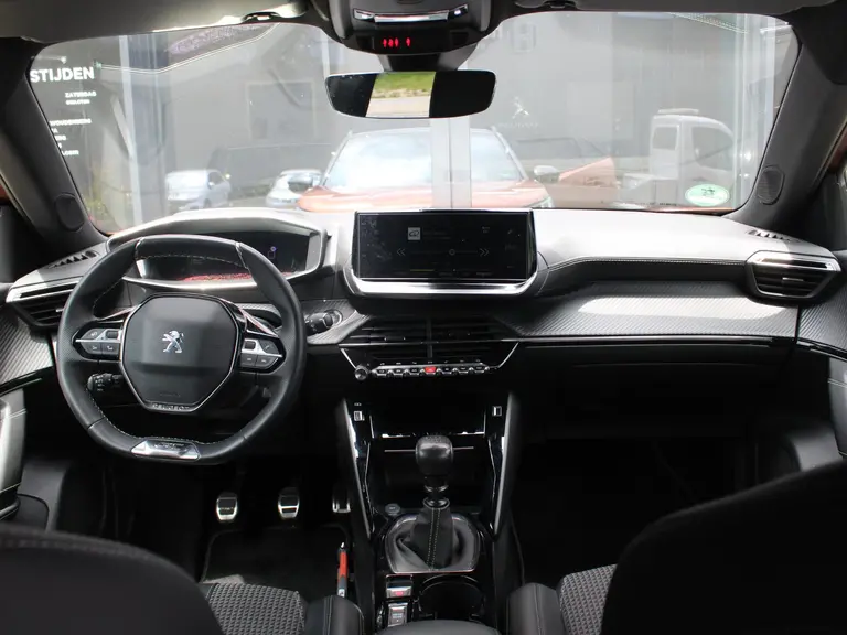 Peugeot 2008 1.2 PureTech GT 130PK Achteruitrijcamera, Navigatie en Dodehoekbewaking afbeelding 9