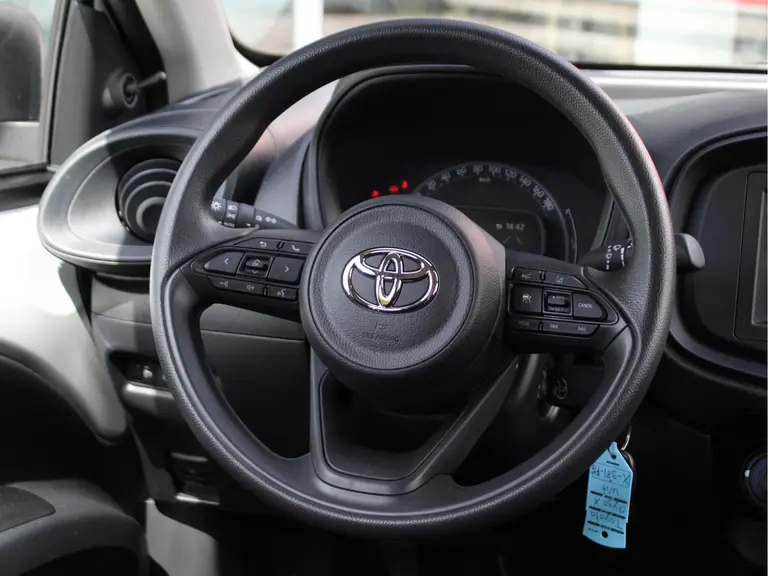 Toyota Aygo X 1.0 VVT-i MT Adaptieve Cruise Control, Airco, Hill Hold Functie, Elektrische Ramen Voor € 339,- private lease afbeelding 20