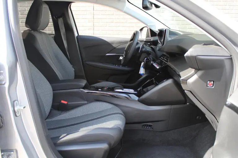Peugeot 208 Hybrid 100 e-DCS6 Allure Automaat, Navigatie, Applecarpl./Andr. Auto, Achteruitrijcamera, CruiseControl afbeelding 27