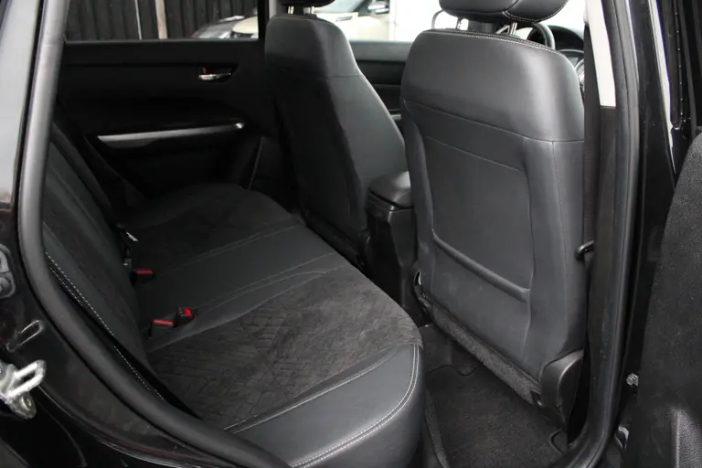 Suzuki Vitara 1.4 Boosterjet Style Smart Hybrid Navigatie, Parkeersensoren voor en achter, Stoelverwarming, Achteruitrijcamera afbeelding 18