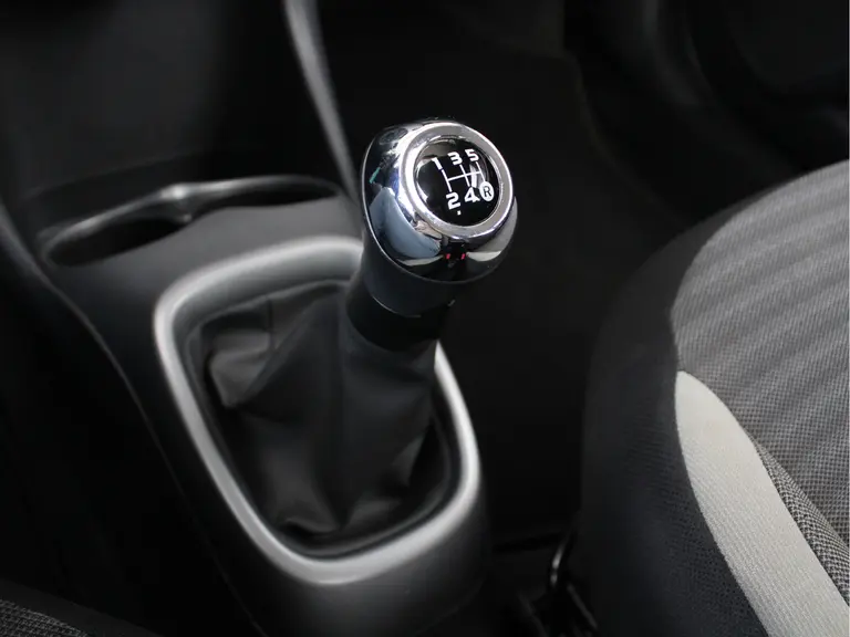Toyota Aygo 1.0 VVT-i x-play Navigatie, Achteruitrijcamera, Carplay/Android Auto, Bluetooth, Airco afbeelding 16