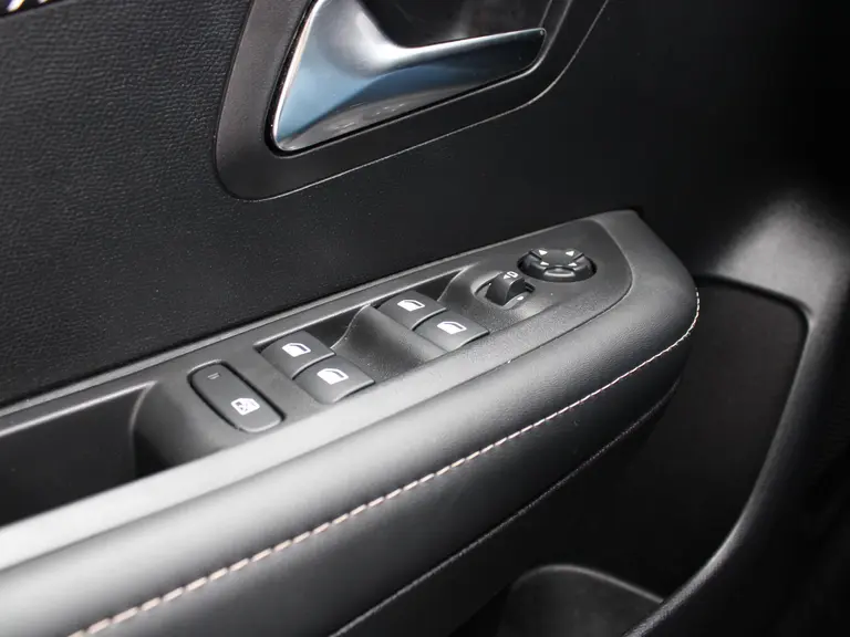 Peugeot 208 Allure 1.2 Hybrid 100PK e-DCS6 Automaat Navigatie, Camera Achter, Stoelverwarming voor, Adaptieve Cruise Control afbeelding 27