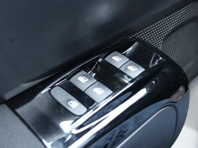 Citroën C3 Business 1.2 PureTech 82PK Navigatie, Achteruitrijcamera, Parkeersensoren, Keyless Entry & Start, Stoelverwarming, Apple Carplay, Android Auto afbeelding 18