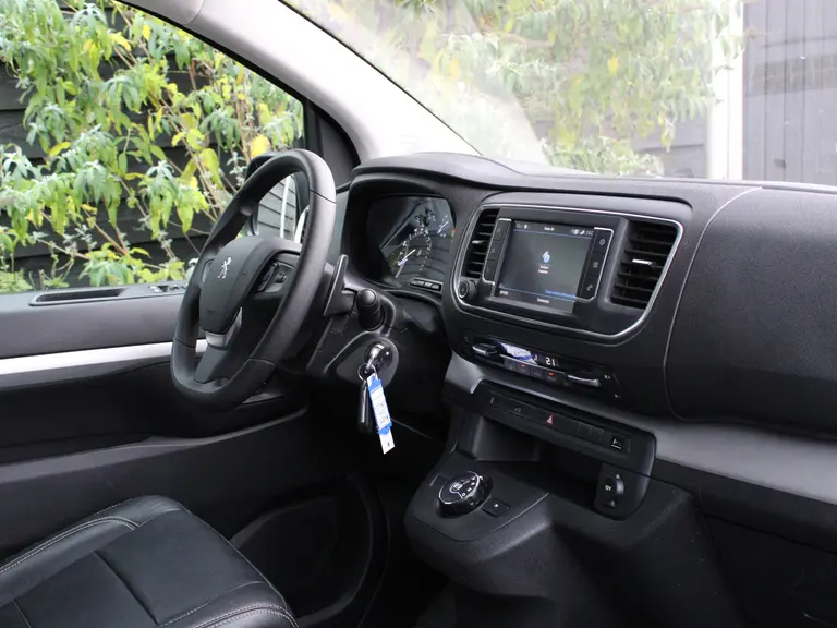 Peugeot Expert 2.0 BlueHDI 145PK EAT8 Automaat Standard Asphalt Navigatie, Trekhaak, Achteruitrijcamera, Parkeersensor Achter, Climate Control, Cruise Control, Lederen Bekleding afbeelding 15