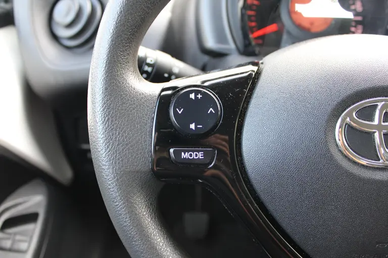 Toyota Aygo 1.0 VVT-i x-fun Bluetooth, Elektrische Ramen, Airco afbeelding 19