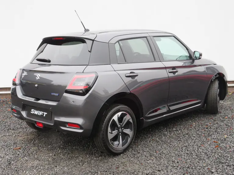 Suzuki Swift 1.2 Style Smart Hybrid, NIEUW 6 JAAR GARANTIE! Bodykit en Stootlijsten in Piano Black afbeelding 3