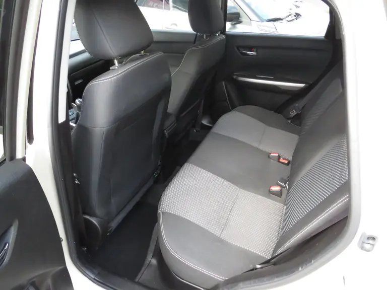 Suzuki Vitara 1.0 Boosterjet Select 1e Eig, Dealer Onderhouden, Cruise control En Android/Apple Carplay afbeelding 9