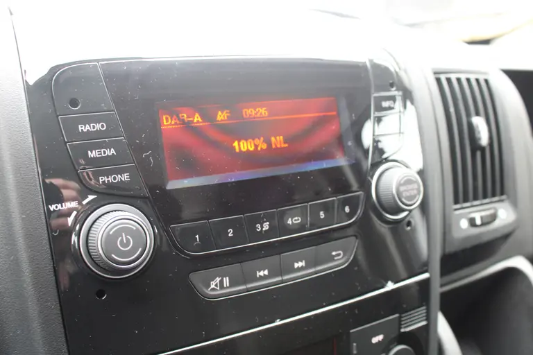 Citroën Jumper 2.2 BlueHDi 120 L1H1 3.0t Cruise Control, Leder Stuurwiel, Climate Control, Audio/Bluetooth, Parkeerhulp achter . afbeelding 10