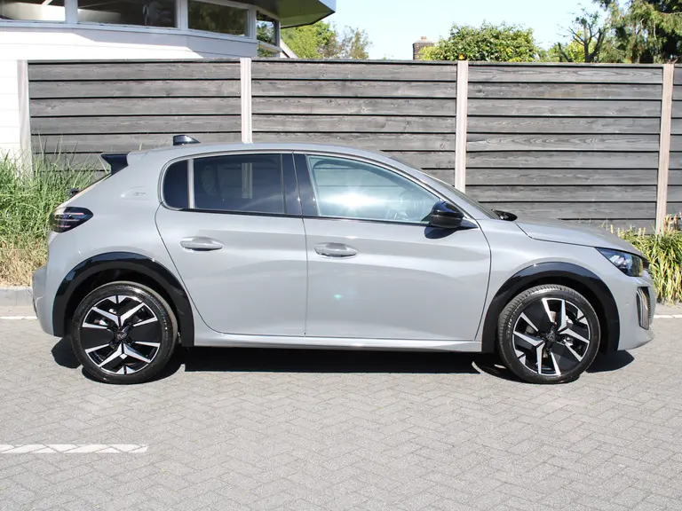 Peugeot 208 GT 1.2 Hybrid 145PK e-DCS6 Automaat Navigatie, Rondomzichtcamera, Keyless, Massage, Stoelverwarming, Parkeersensoren afbeelding 9