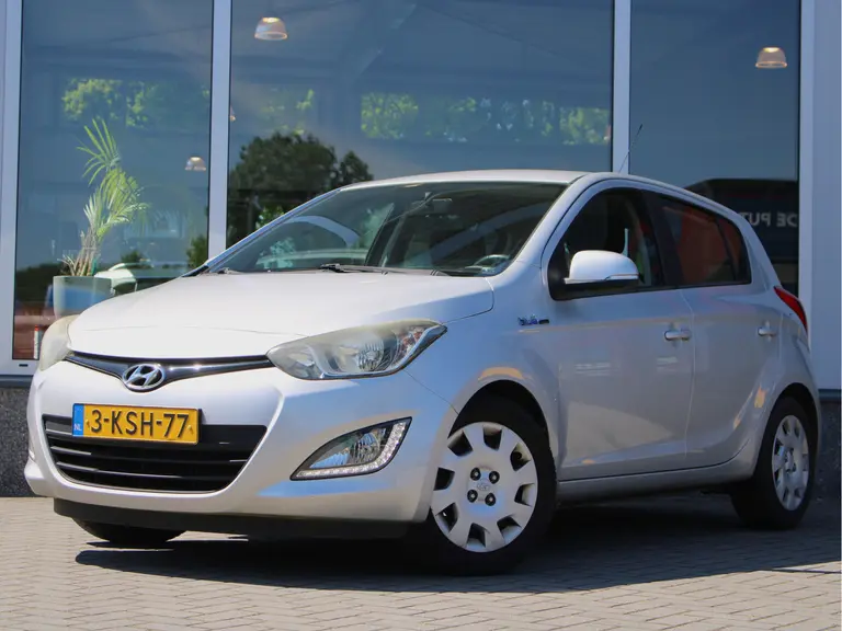 Hyundai i20 1.2i i-Motion 5-Deurs Afneembare Trekhaak, Airco, Parkeersensoren Achter, Radio/CD Speler afbeelding 11