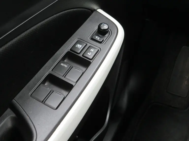 Suzuki Swift 1.2 Stijl Smart Hybrid, Style,Stijl, Navi, Keyless, Achteruitrijcamers en Climate Control afbeelding 26