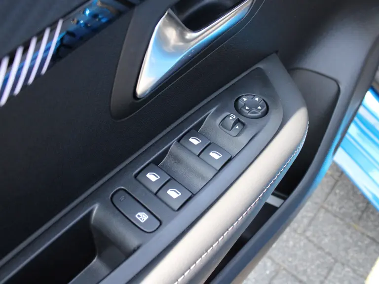 Peugeot 208 Allure 1.2 PureTech 100PK Navigatie, Camera achter, Apple Carplay/Android auto afbeelding 30