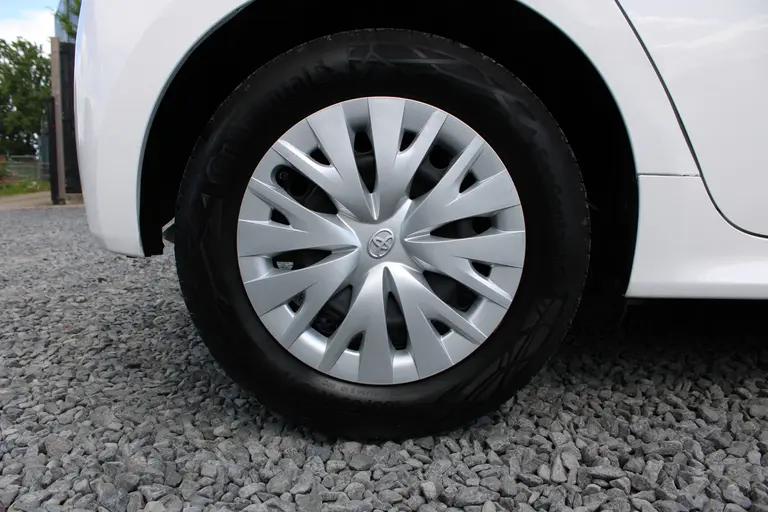 Toyota Yaris 1.0 VVT-i Active, Achteruitrijcamera, Carplay, Cruise control en Airco afbeelding 4