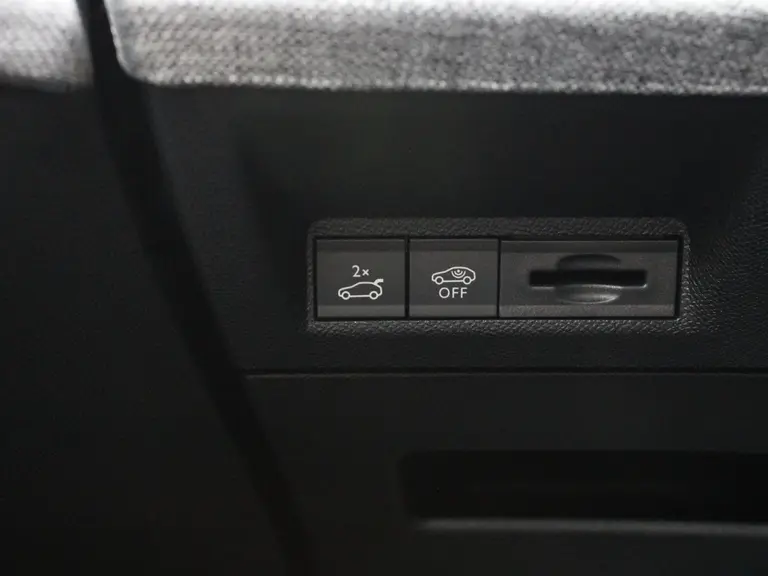 Peugeot 3008 GT 1.2 Hybrid 136PK e-DCS6 Automaat Navigatie, Rondomzichtcamera, Stoel & Stuurverwarming, Elektrische Achterklep, Alcantara afbeelding 19