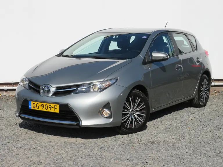 Toyota Auris 1.6 Now, 2e Eig. Parkeersensoren en Navigatie, Cruise en Climate Control afbeelding 4