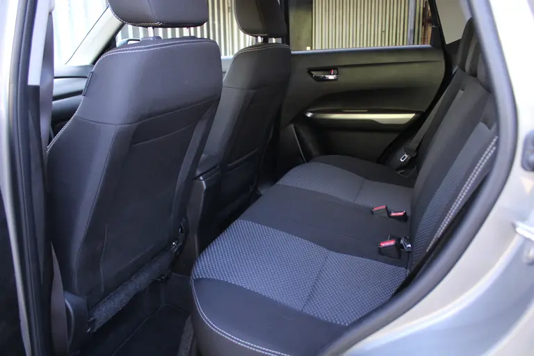 Suzuki Vitara 1.4 Boosterjet Select 141PK Automaat Achteruitrijcamera, Cruise Control, Voorstoelen Verwarmd, afbeelding 18
